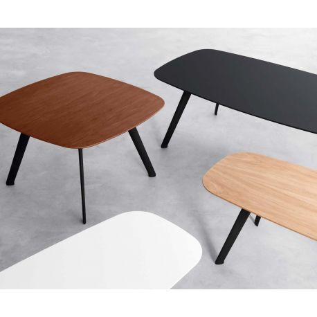 Petite table basse en bois de noyer Solapa