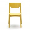Chaise en bois jaune