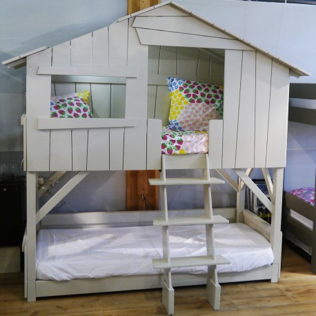 Single or bunk bed in wood for children's room.