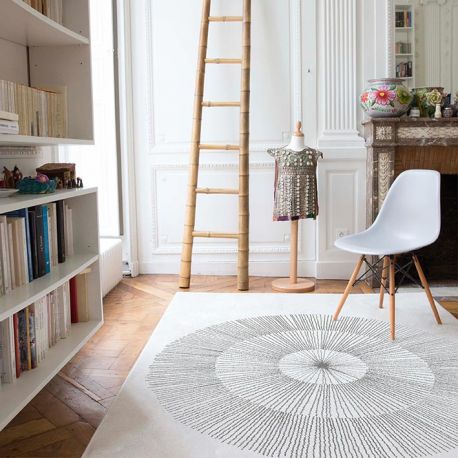 Grey woven rug livingroom